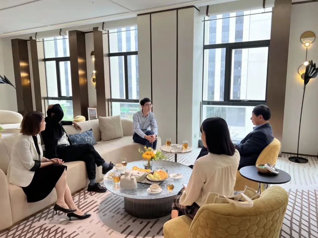 中國社會科學(xué)院工業(yè)經(jīng)濟研究所及中山大學(xué)國際金融學(xué)院代表蒞臨廣東醫(yī)谷考察交流